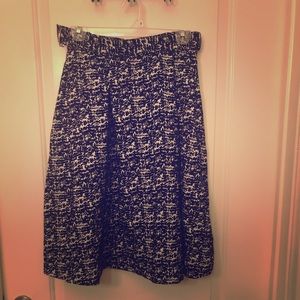 Fun flared black and white high waist skirt